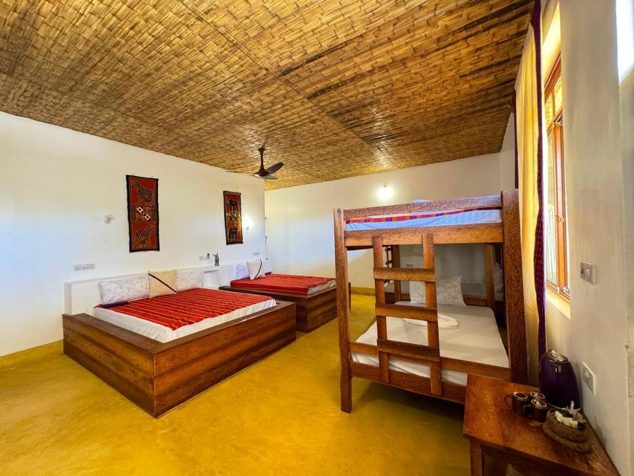 Shanti Cafe & Yoga Hotel *